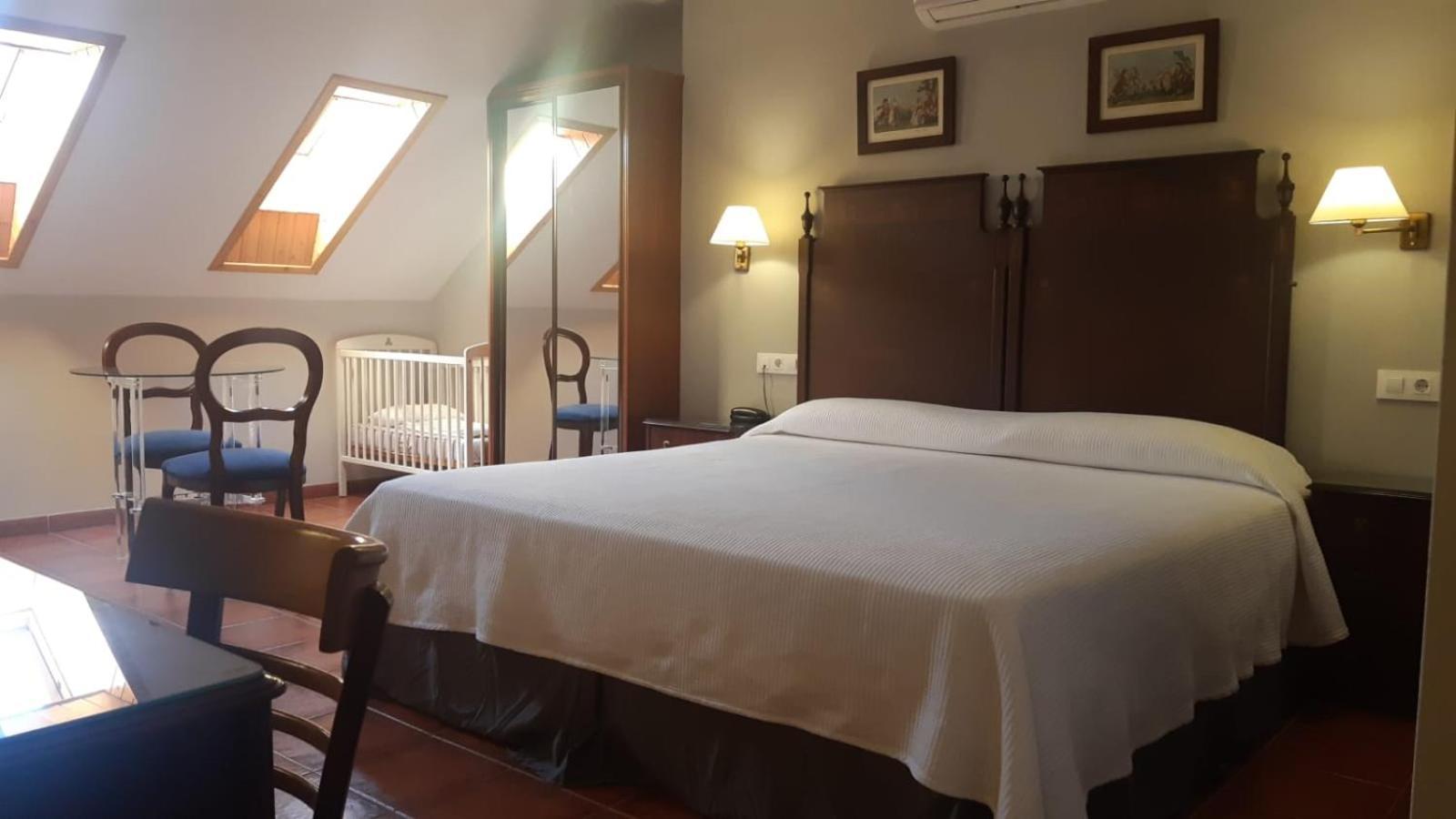 Hotel Iberia Plaza America Caceres Luaran gambar