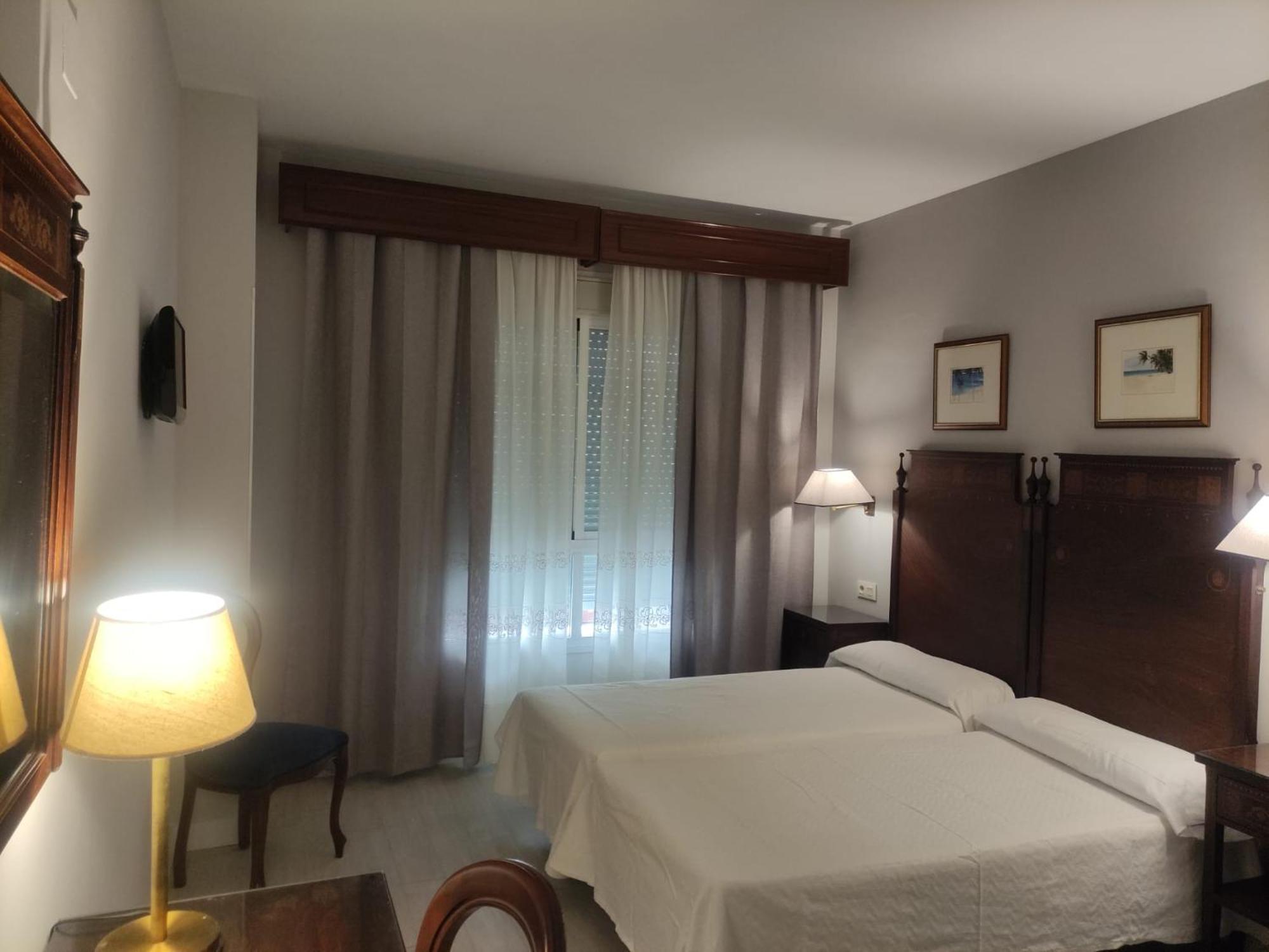 Hotel Iberia Plaza America Caceres Luaran gambar