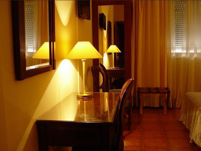 Hotel Iberia Plaza America Caceres Luaran gambar